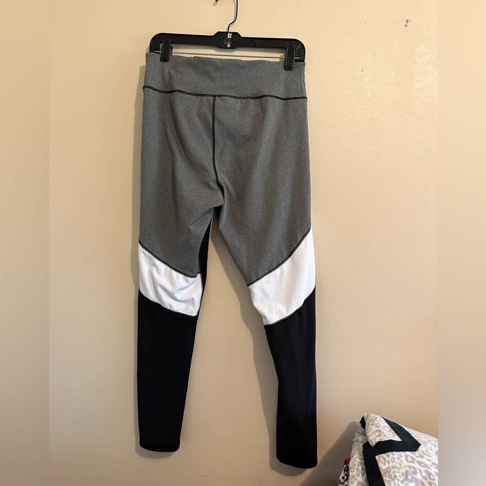 New York and Company workout leggings - Picture 2 of 3